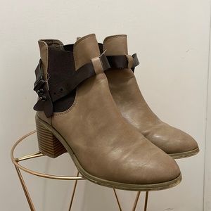 Ankle booties